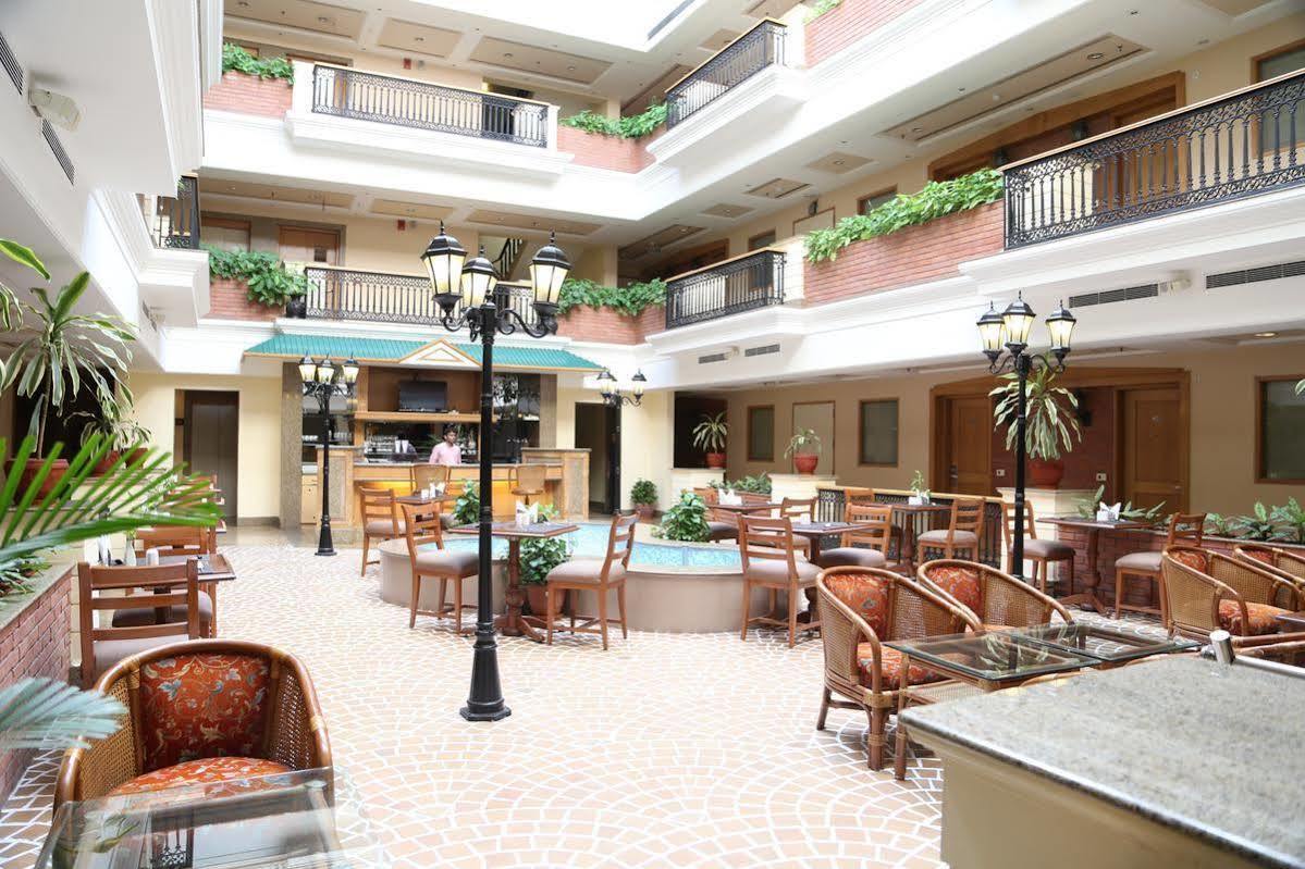 Savoy Suites Noida Kültér fotó