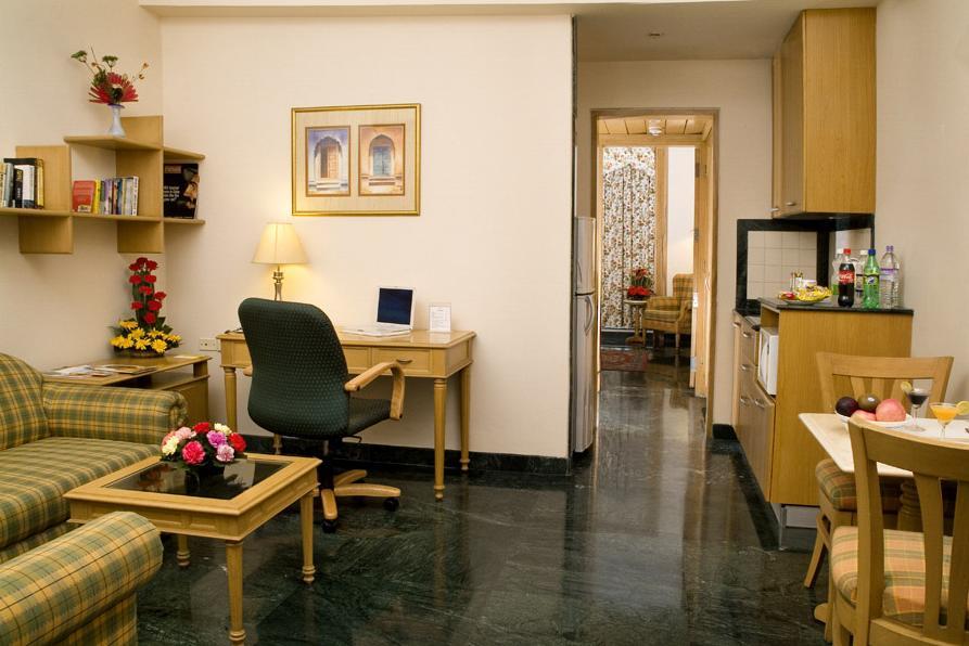 Savoy Suites Noida Szoba fotó
